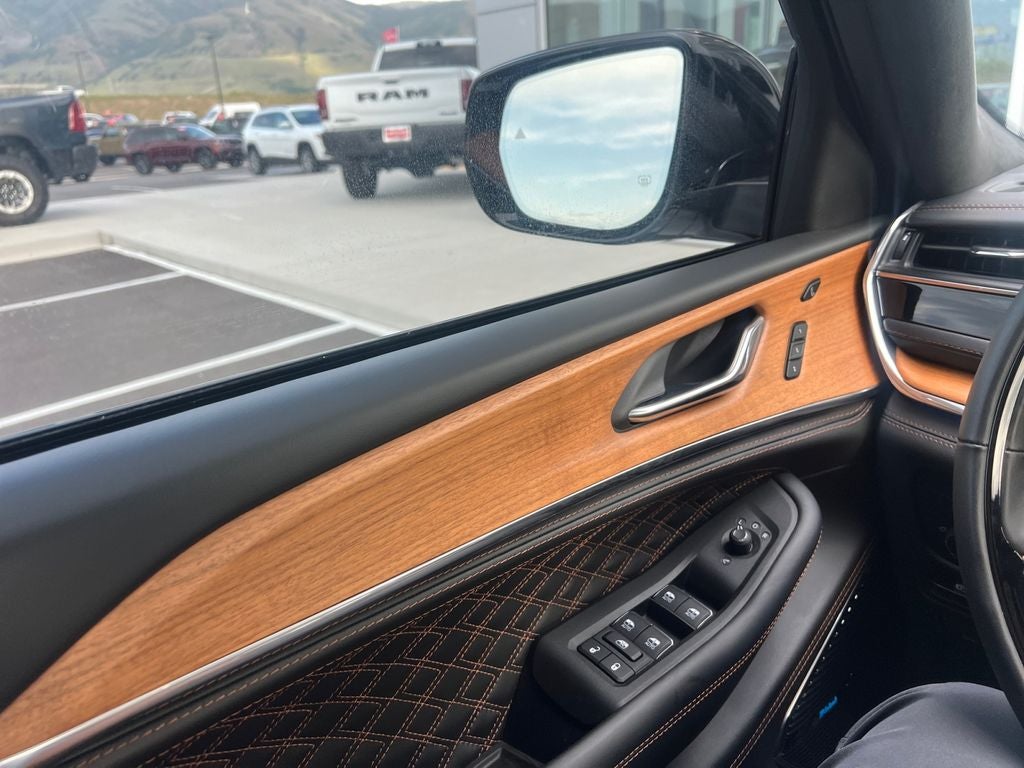 2025 Jeep Grand Cherokee Summit Reserve 4x4