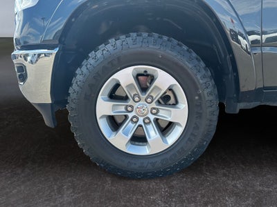 2020 RAM 1500 Laramie Crew Cab 4x4 5'7' Box