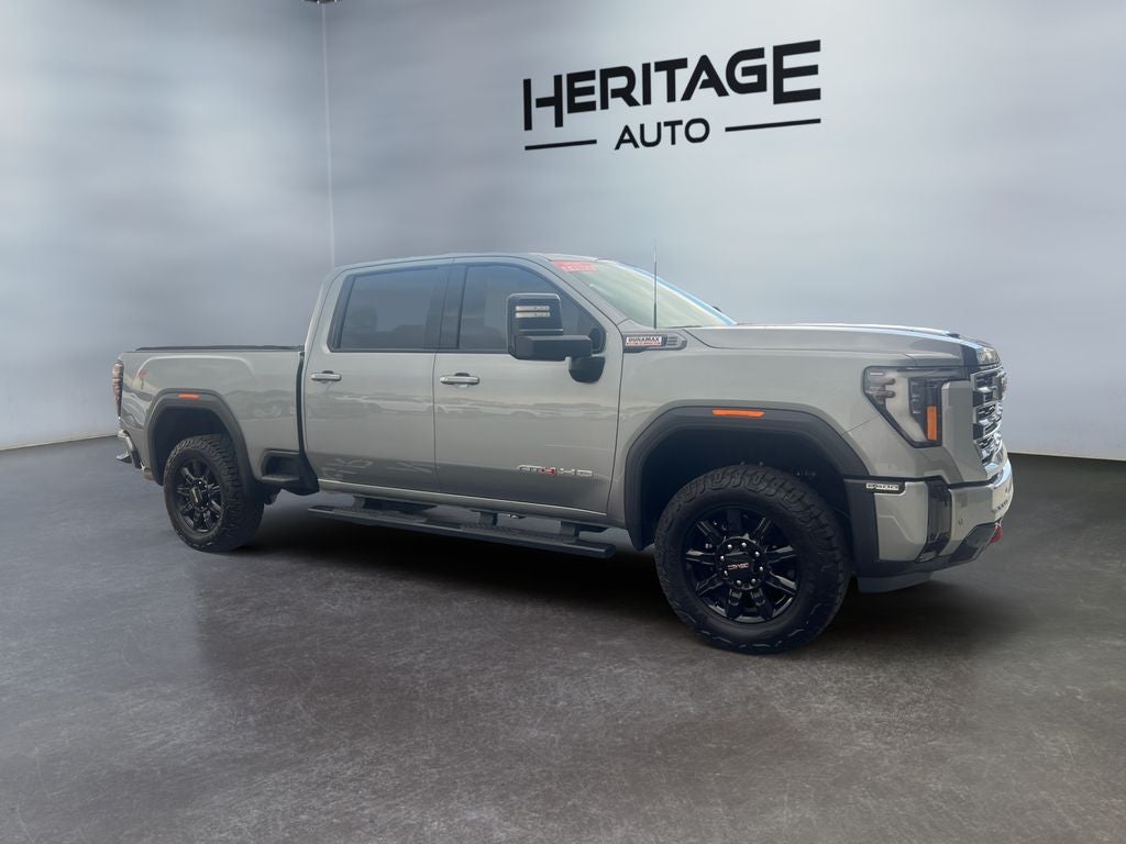 2025 GMC Sierra 2500HD 4WD Crew Cab Standard Bed AT4