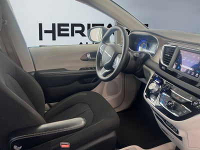 2021 Chrysler Voyager L