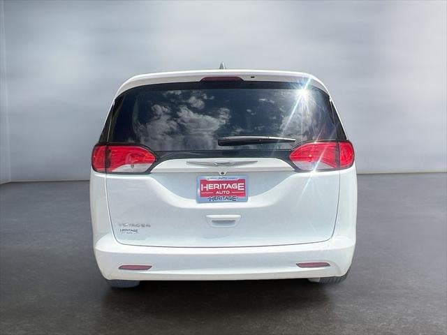 2021 Chrysler Voyager L