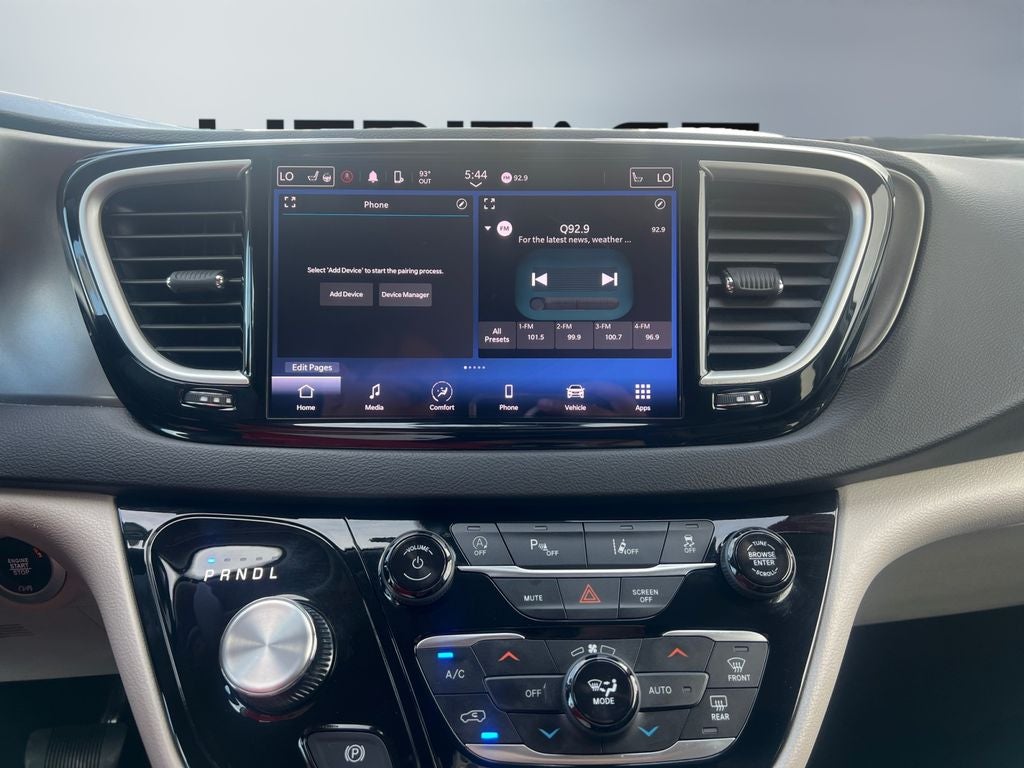 2024 Chrysler Pacifica Touring L