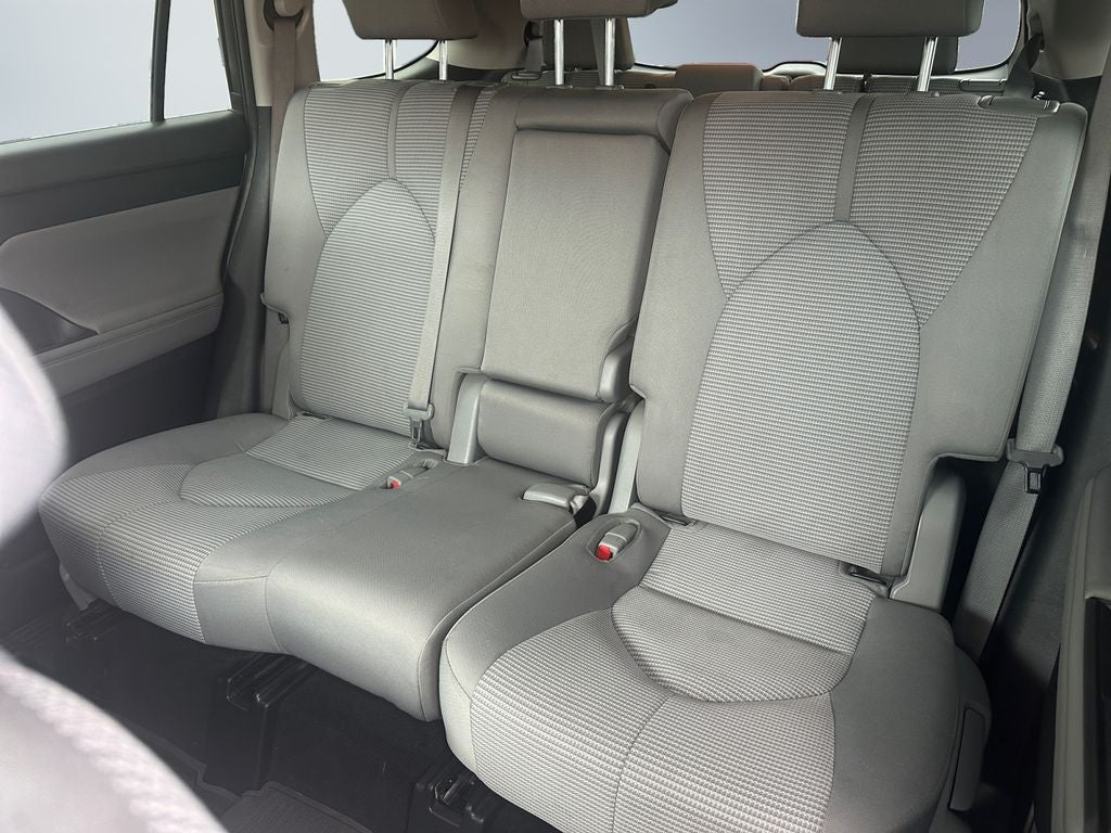 2022 Toyota Highlander Hybrid LE