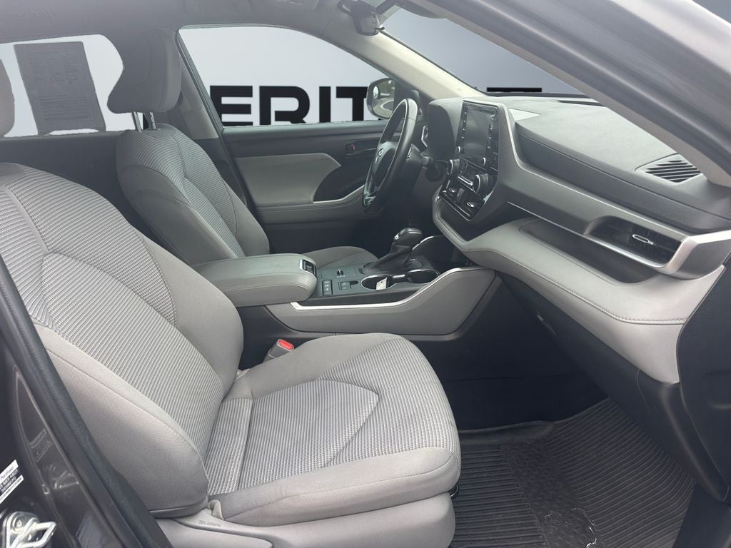 2022 Toyota Highlander Hybrid LE