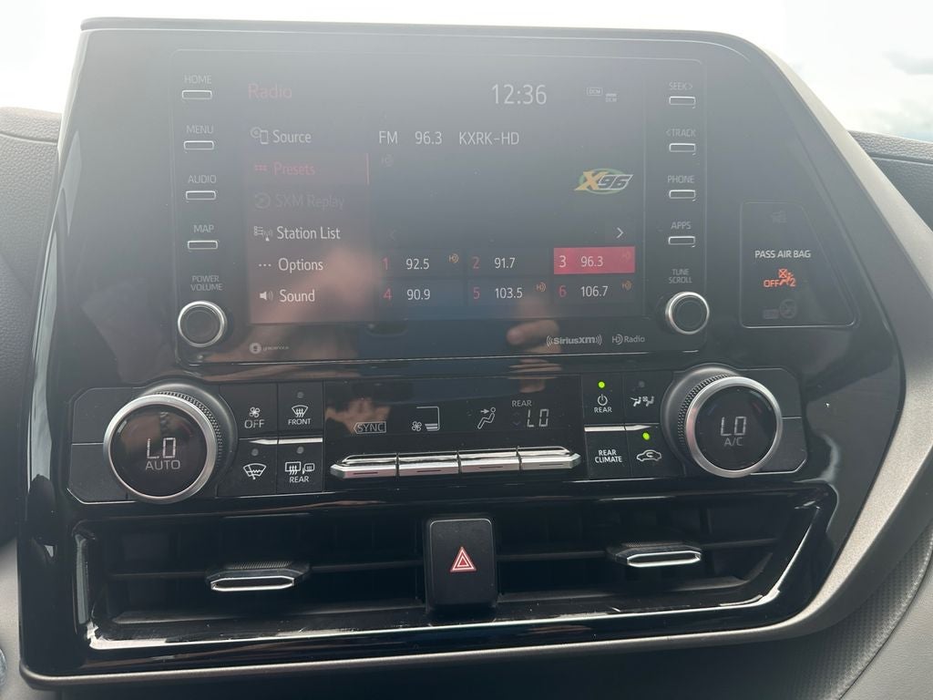 2022 Toyota Highlander Hybrid LE