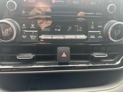 2022 Toyota Highlander Hybrid LE