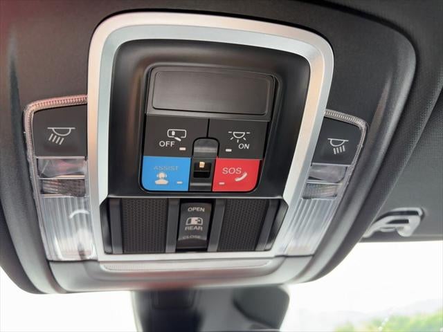 2025 RAM 1500 Laramie Crew Cab 4x4 5'7' Box