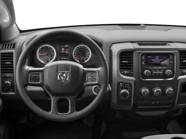 2017 RAM 1500 Express Crew Cab 4x4 5'7' Box