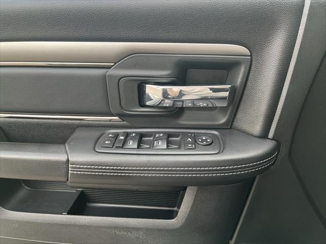2017 RAM 1500 Night Crew Cab 4x4 5'7' Box
