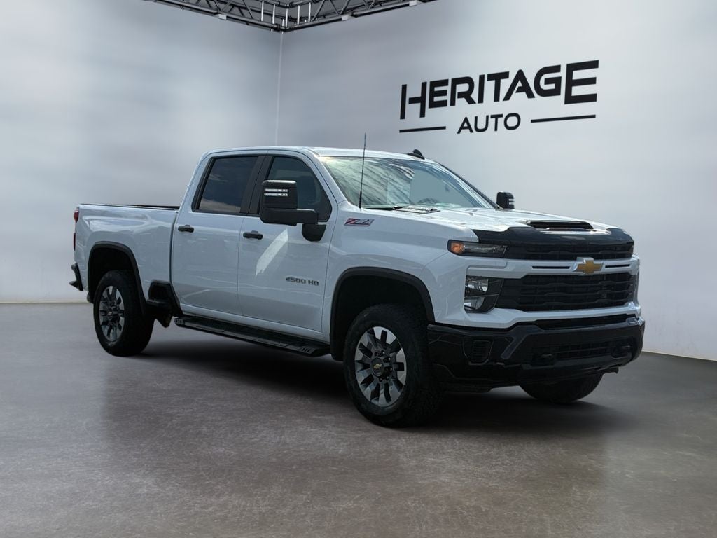 2024 Chevrolet Silverado 2500HD 4WD Crew Cab Standard Bed Custom