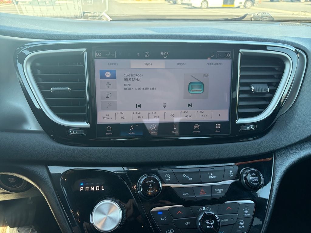 2025 Chrysler Pacifica Select