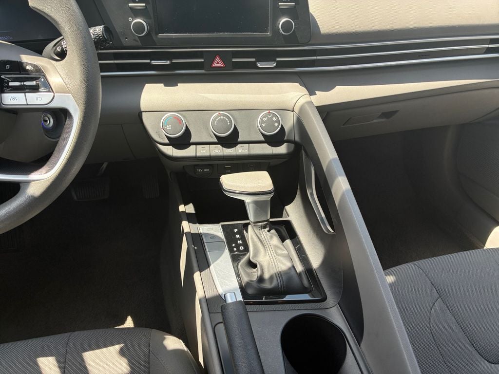 2024 Hyundai Elantra SE