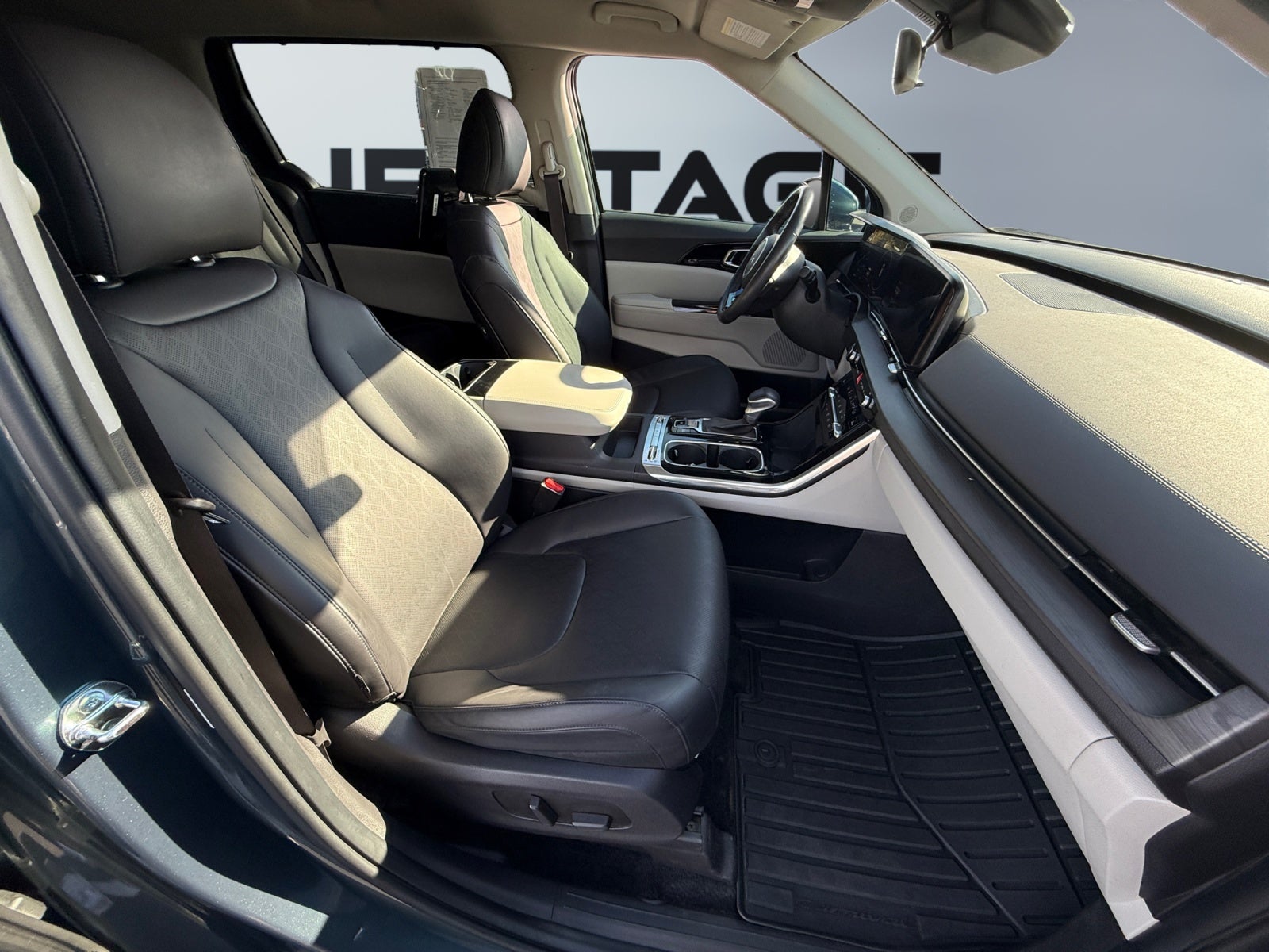 2024 Kia Carnival SX