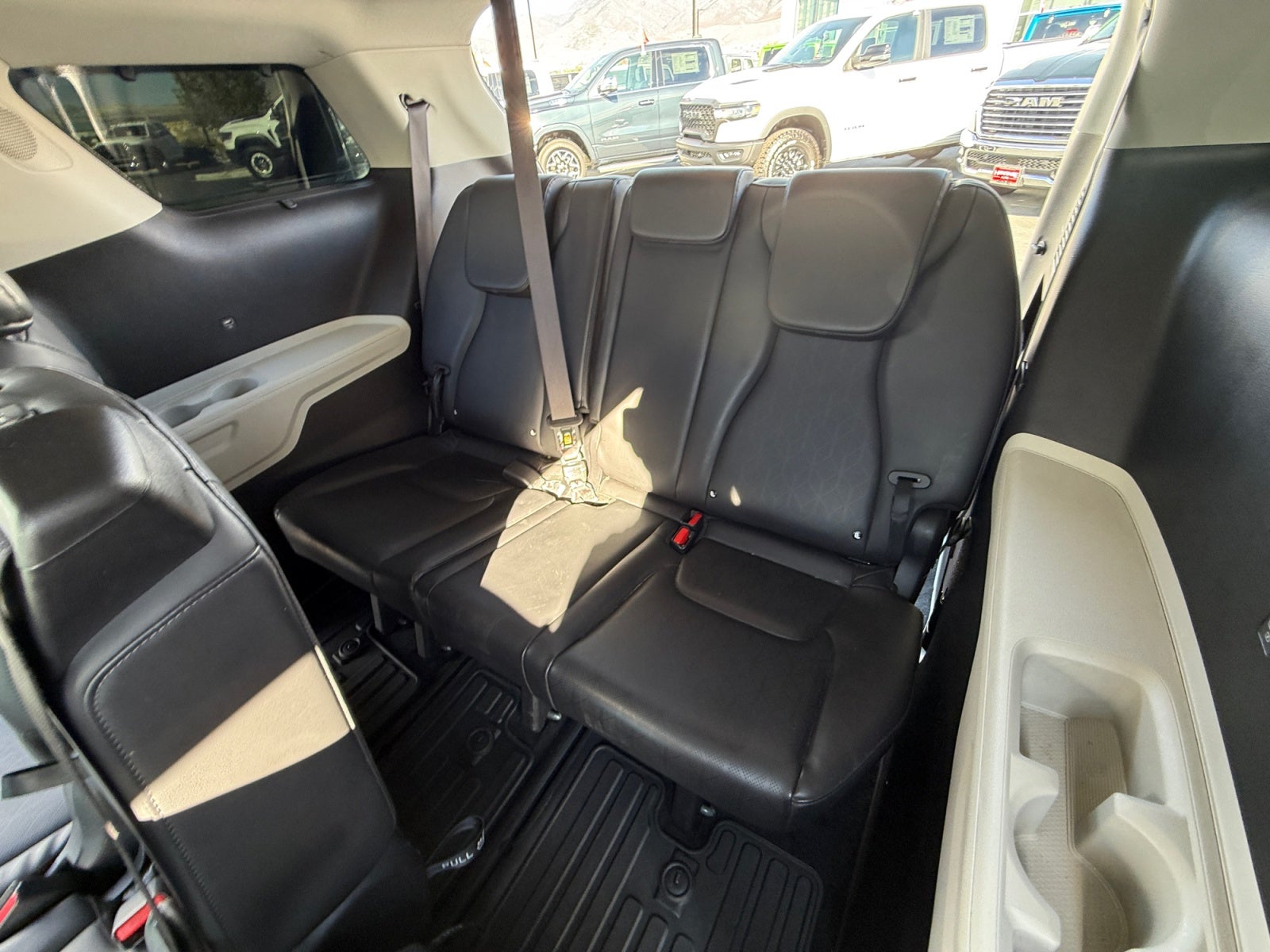 2024 Kia Carnival SX