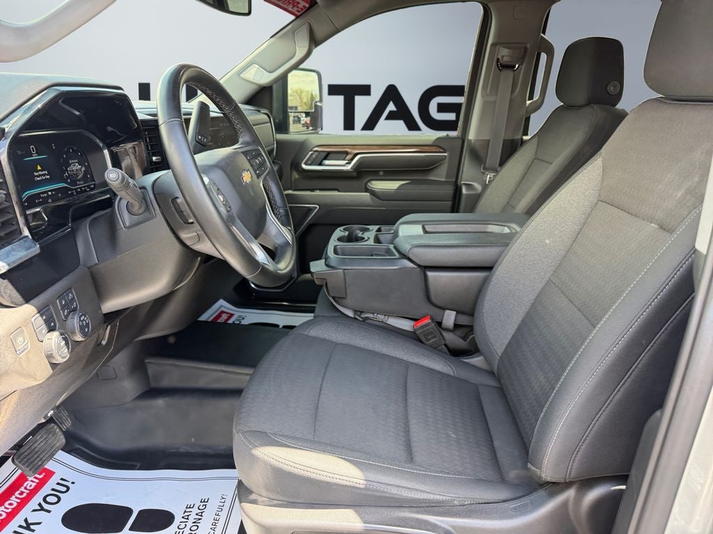 2025 Chevrolet Silverado LT