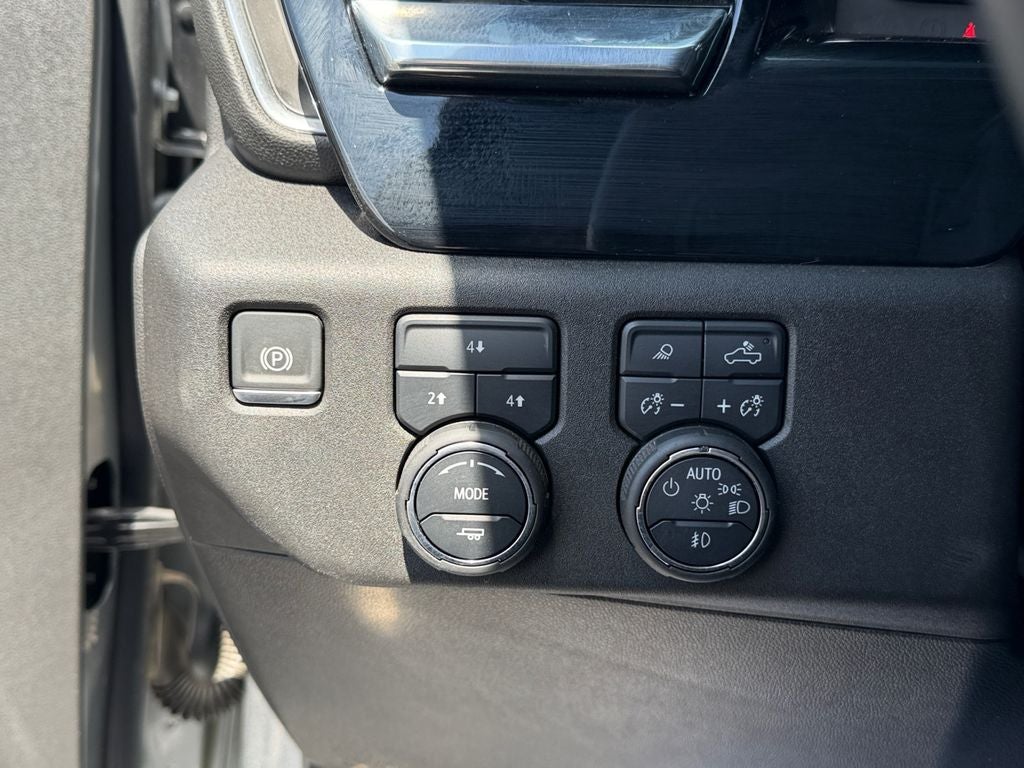 2025 Chevrolet Silverado LT